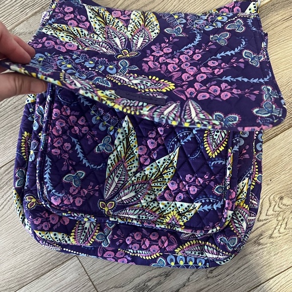 NWOT Vera Bradley Vibrant Purple Patterned Women's Crossbody purse - Picture 4 of 9